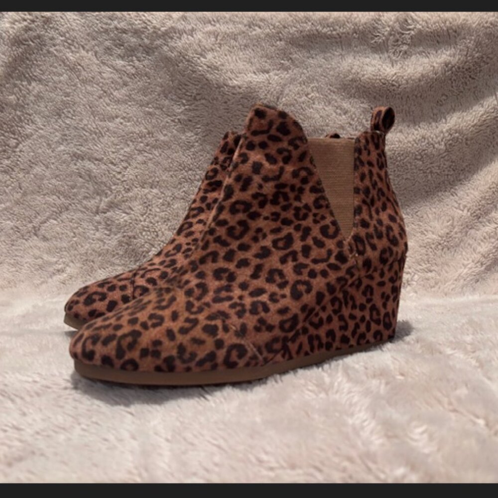 Zoey Leopard Booties
